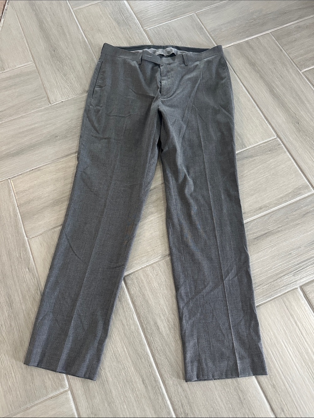 Like new 34W x 30L Calvin Klein Men's charcoal Gray Dress Slacks